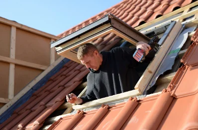 Pose de fenêtres de toit Velux à Esteville